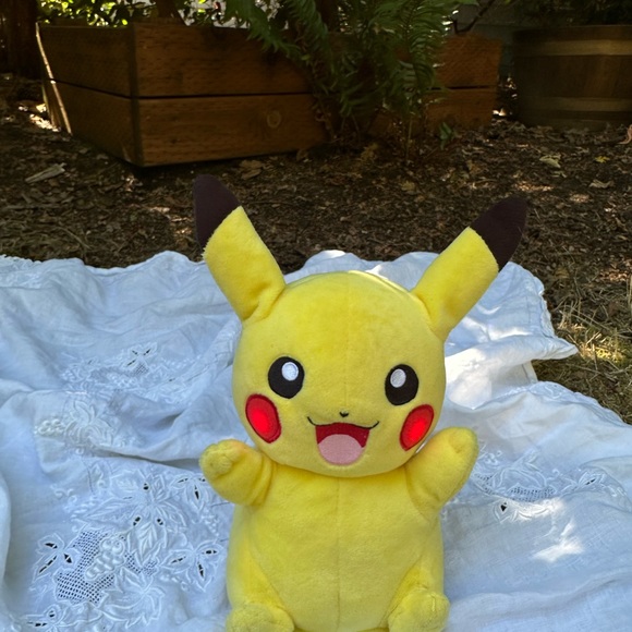 Pikachu Plush Stuffed Toy Talking Light Up Pokemon Tomy 2016 Ears Movable 10.5" - Picture 11 of 11